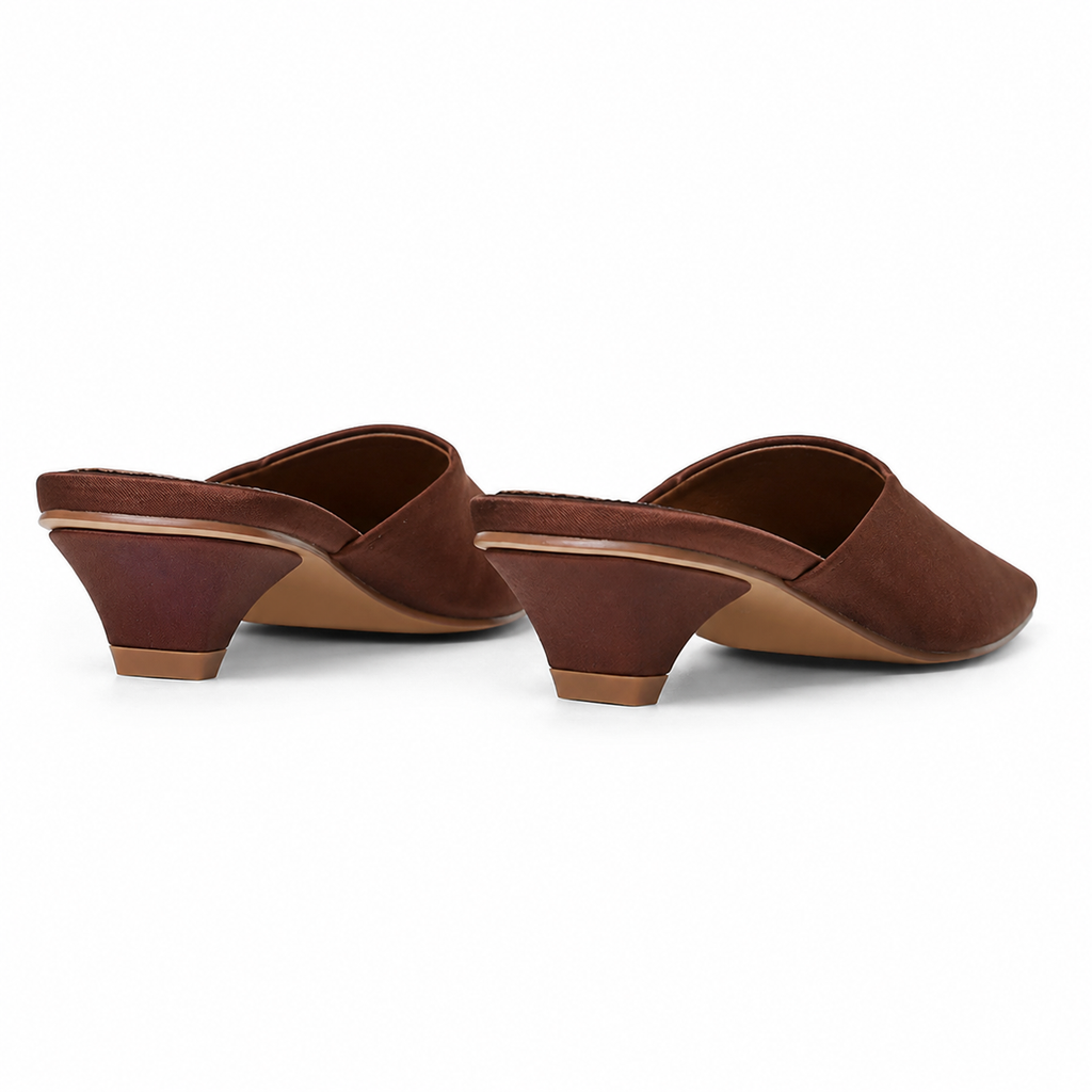 Rich Brown Women's Snip-Toe Microfiber Slip-On Flat Mule Sandals heel detail